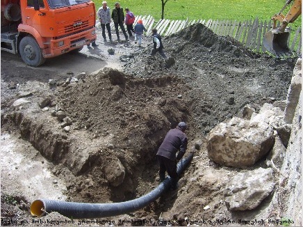 Following advocacy by the Svaneti Youth Club and local citizens, the construction company replaced water and sewage pipes near Latali village.